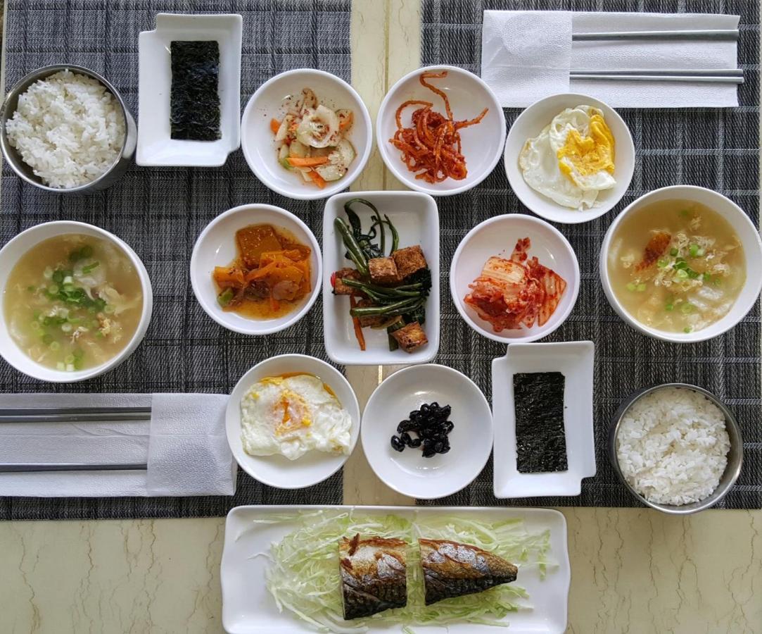 필 오아시스 호텔 앤 리조트 Silang 외부 사진